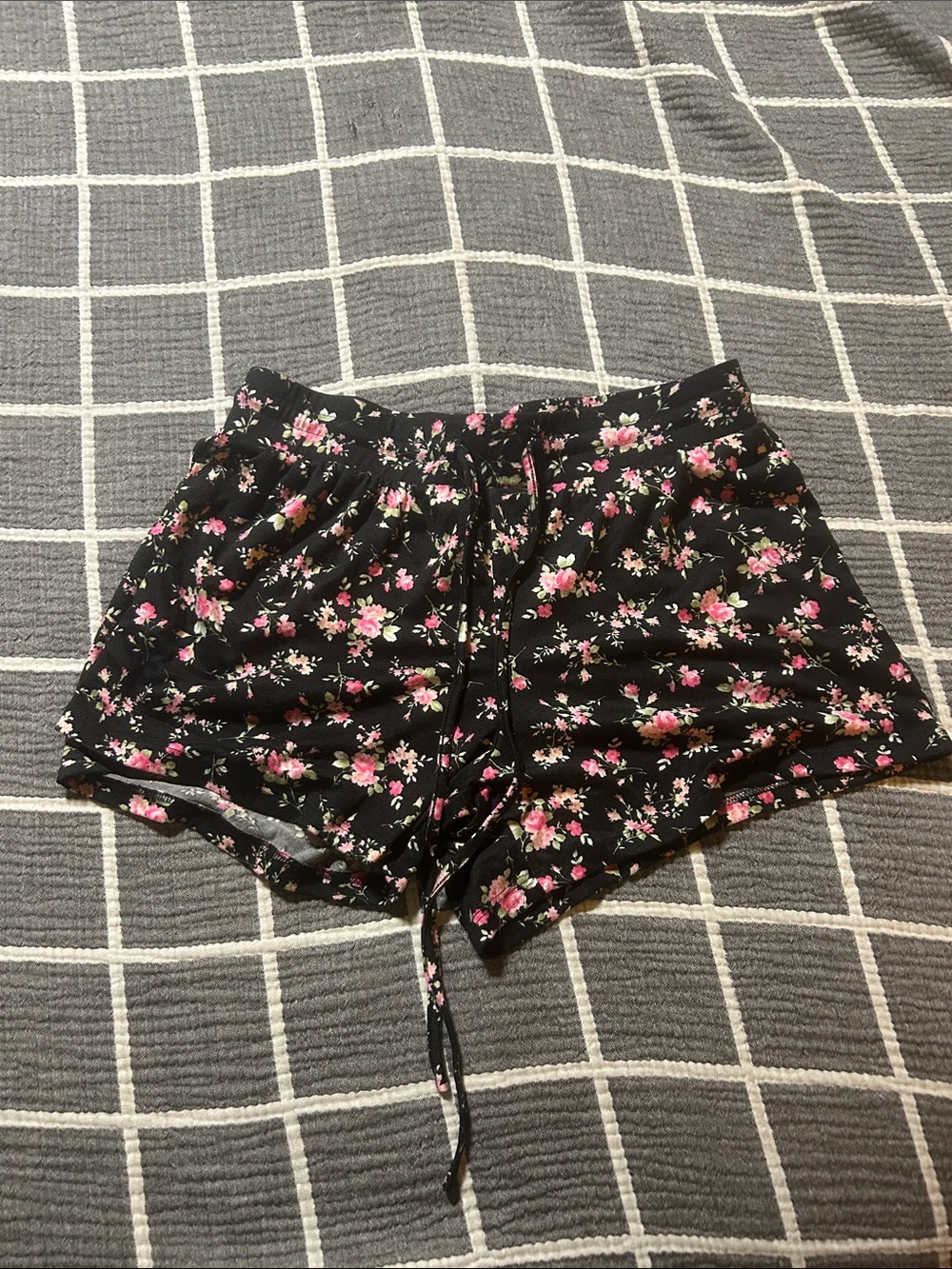Women's Black Floral Drawstring Pajama Shorts - Pink Blossom